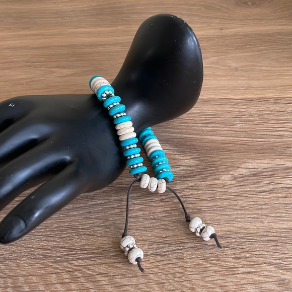 HAND CRAFTED BRACELET Boho Turquoise and White Howlite Sliding Cord Closure - Picture 5 of 13